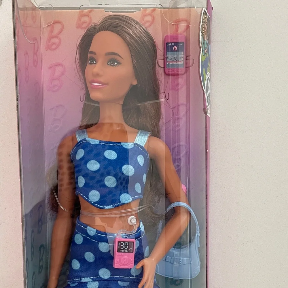 Barbie type 1 diabetes in Blue and White Polka Dot Dress - Picture 2 of 5
